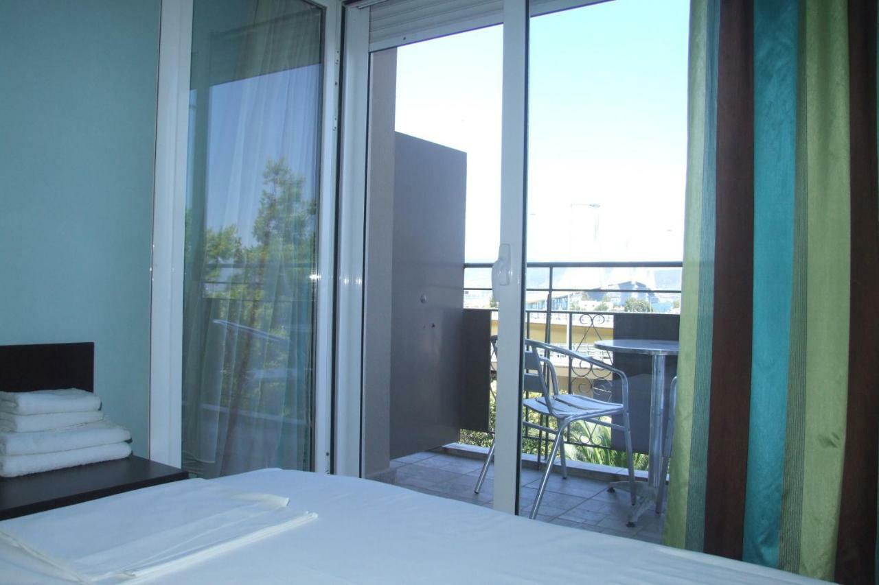 Hotel Georgios Rio Esterno foto